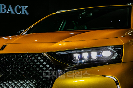 []  DS SUV DS 7 ũν 